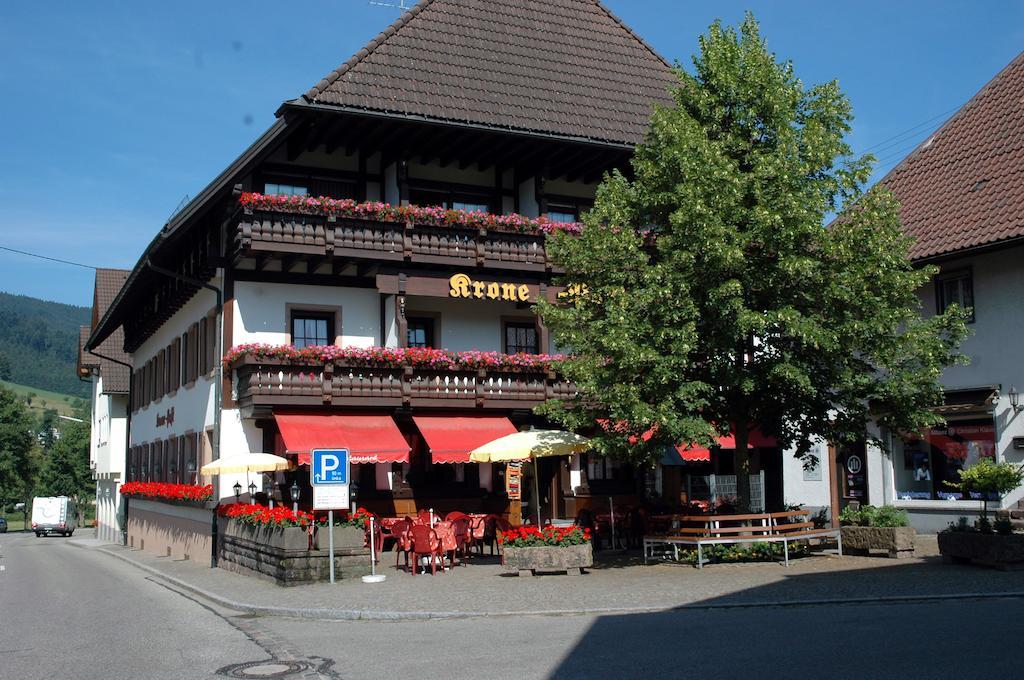 Gasthaus-Krone-Post Simonswald Exterior photo